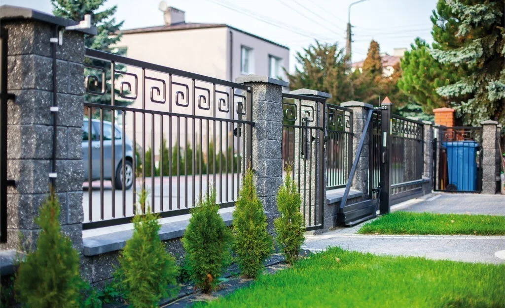 Kovaný plot