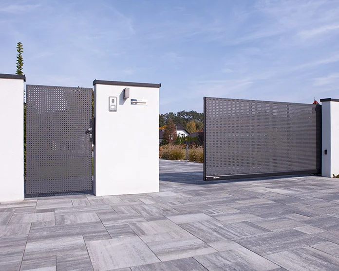 Vchodová branka a brána