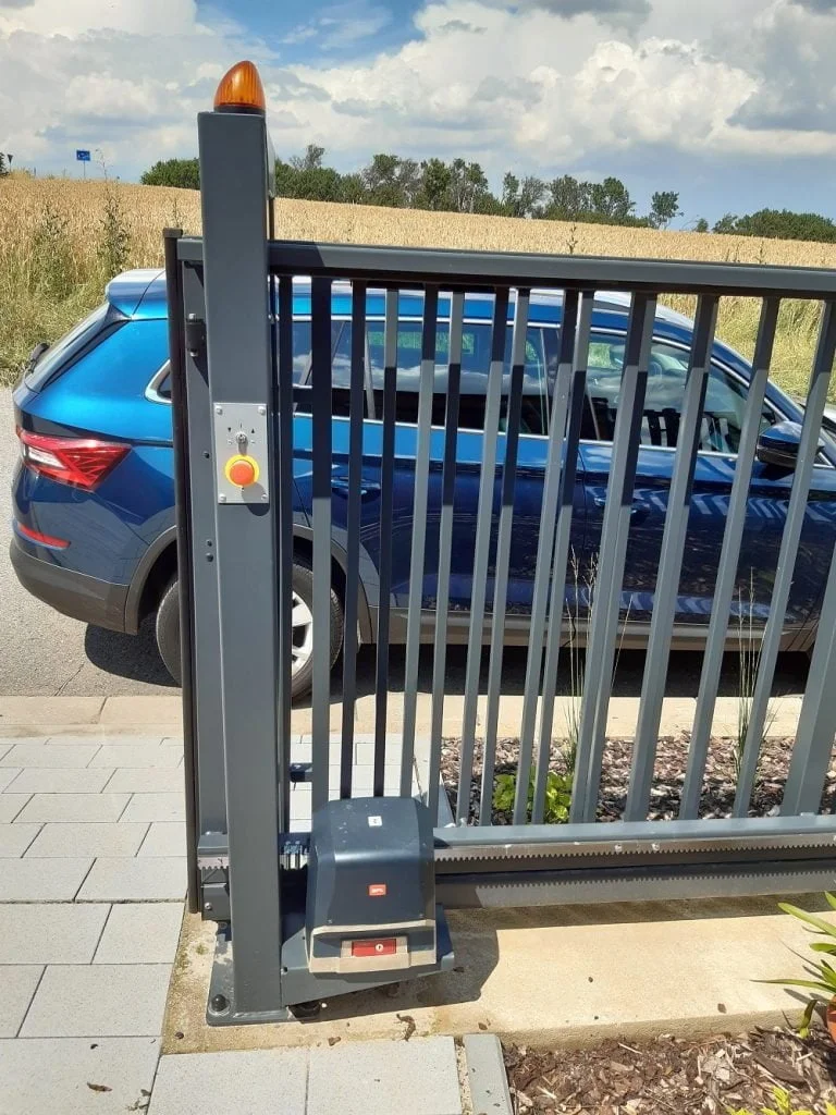 Montáž pohonu posuvné brány
